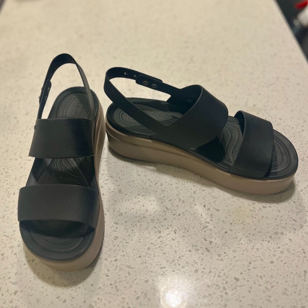 Crocs Brooklyn Low Wedge